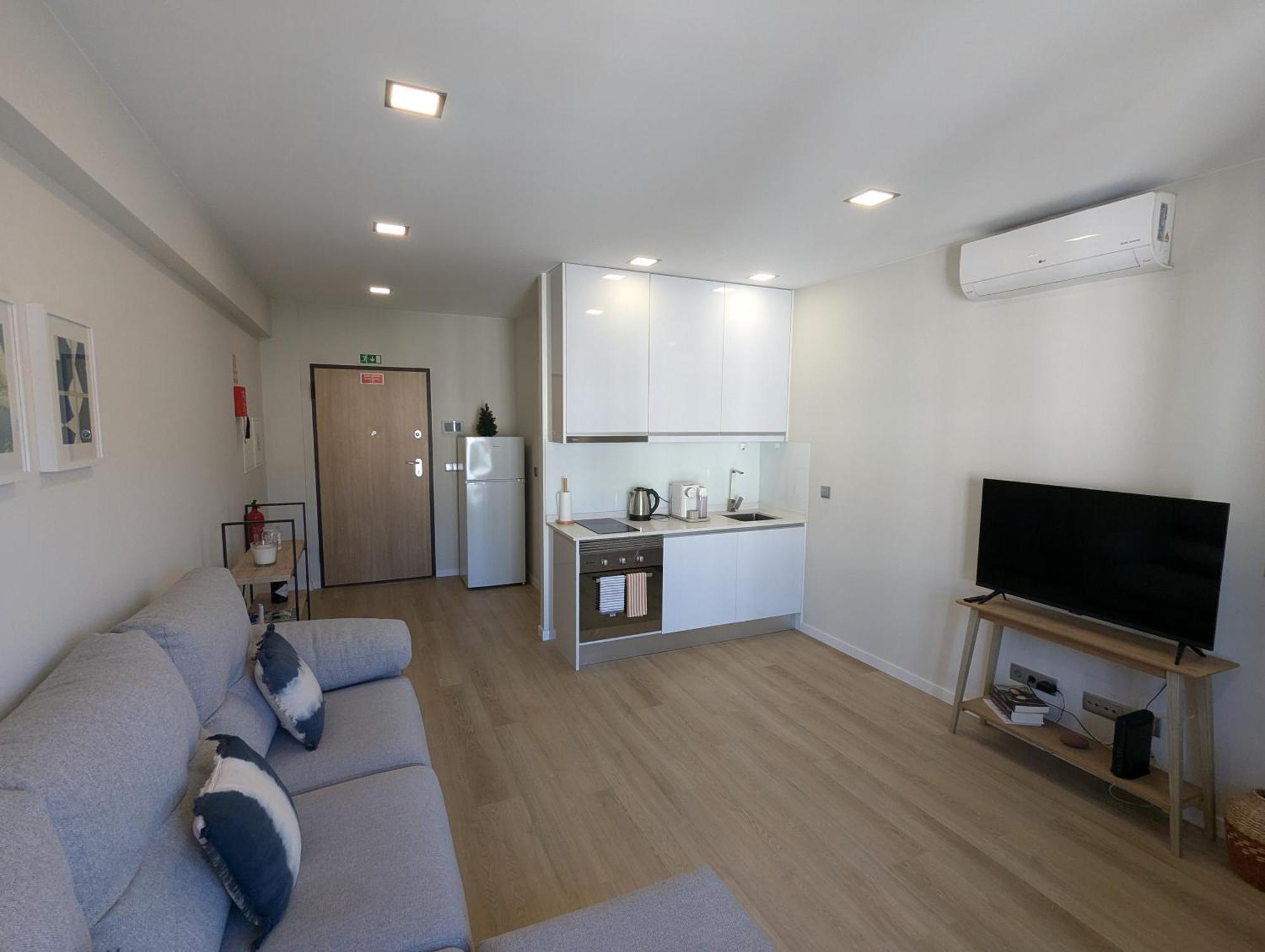 Top-floor One-bedroom Flats - Peaceful With Ocean And Views Appartement *
