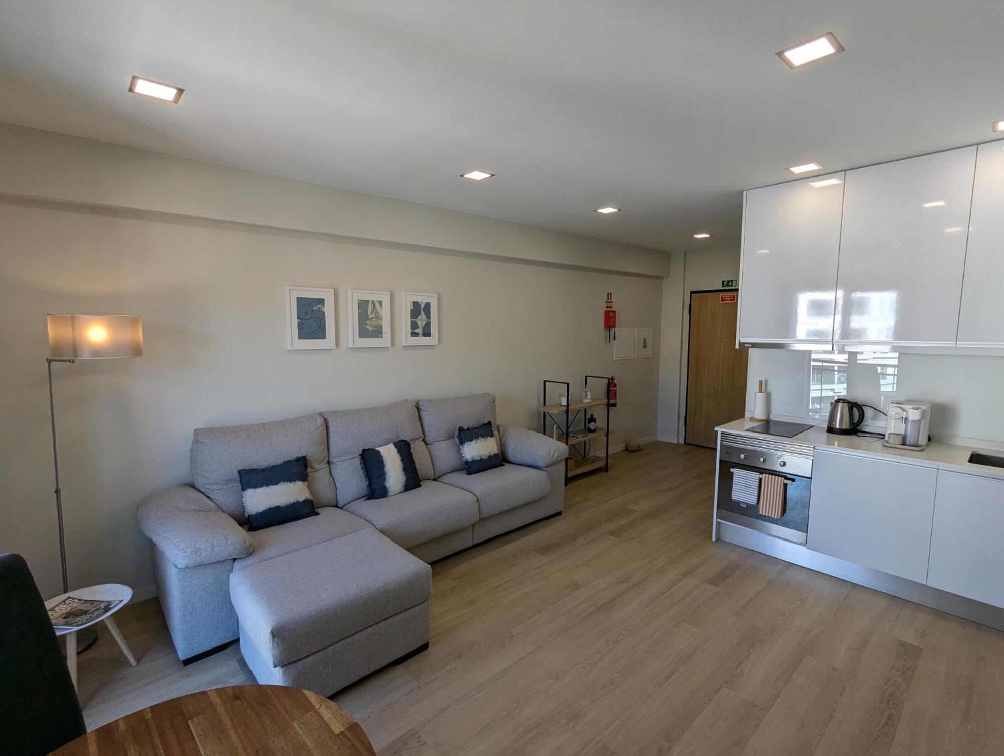 Top-floor One-bedroom Flats - Peaceful With Ocean And Views Appartement