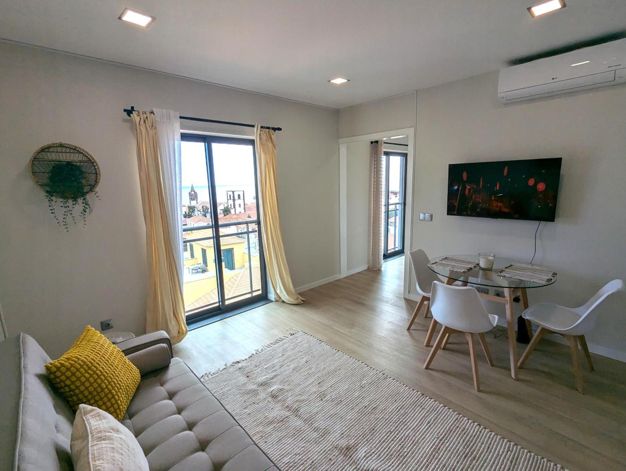 Top-floor One-bedroom Flats - Peaceful With Ocean And Views Appartement *