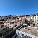 Top-Floor One-Bedroom Flats - Peaceful With Ocean And City Views